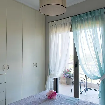 Destinesia Luxury Apt With Balcony,4min From The Sea * Xylokastro